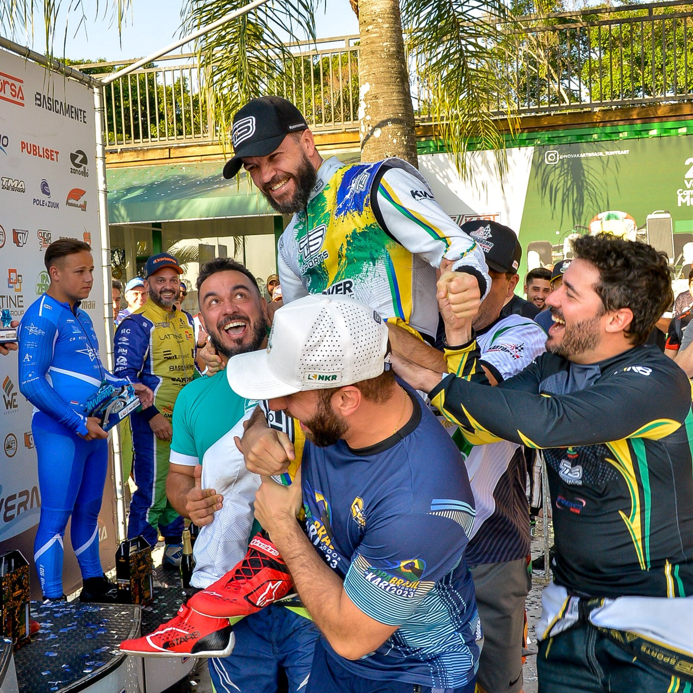 Bi-Campeão Nacional